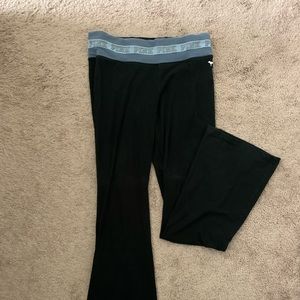 Bootleg yoga pants